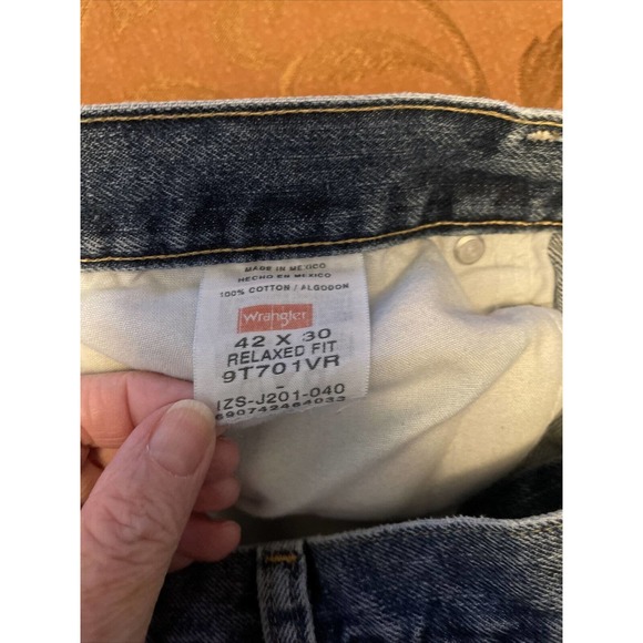 3 for $25-WRANGLER Mens Jeans 42X30 Relaxed Fit - Picture 4 of 9